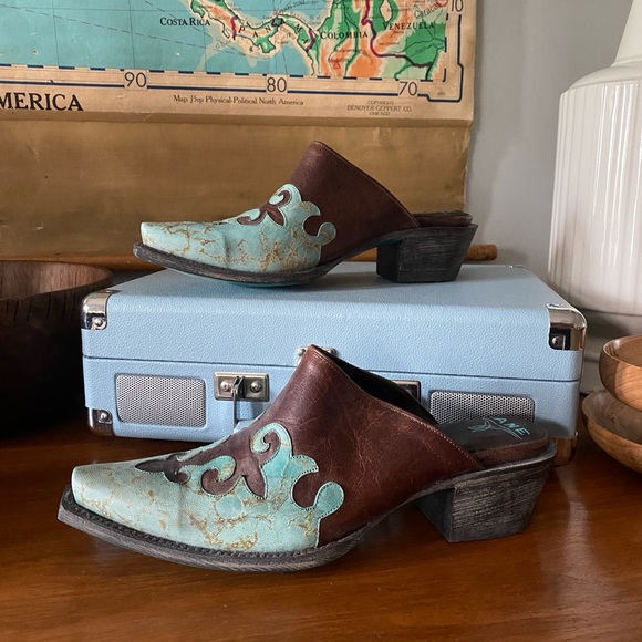 LANE mules 8 1/2 - Picture 4 of 6